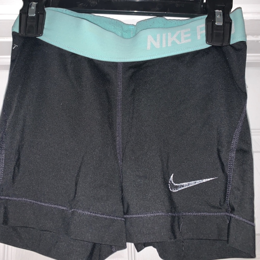 Nike Pros Mint Green Band